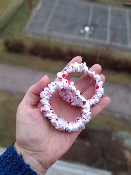 XS Gumička saténová MINI SRDÍČKA — foto 1