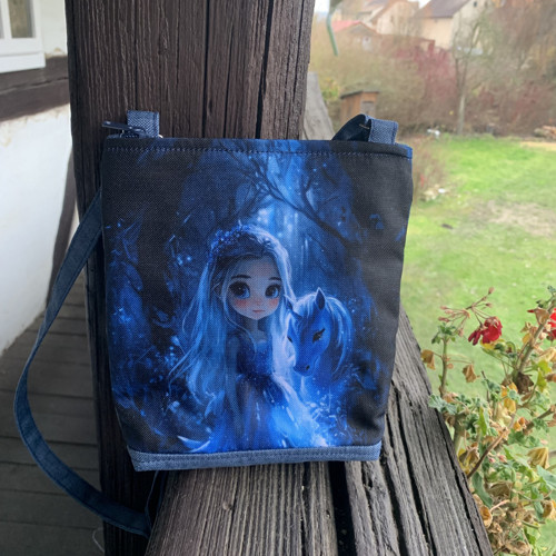 Dívka s jednorožcem tmavá - mini kabelka — foto 1