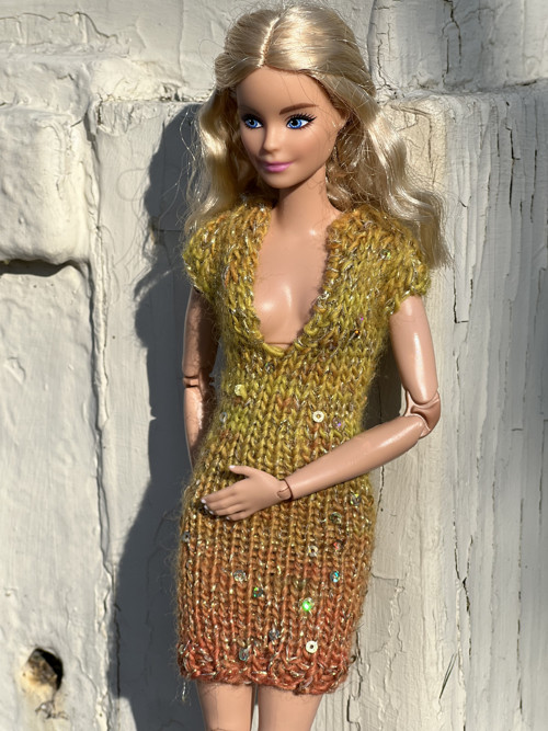 Šaty pro BARBIE efektní příze s flitry 24