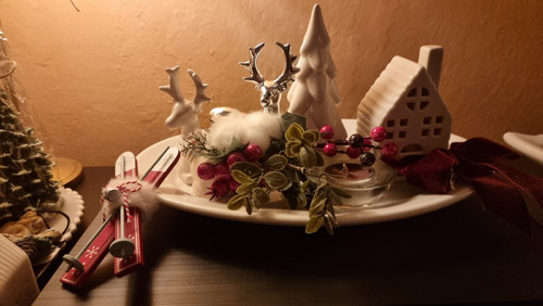 Luxusní porcelánová krajinka zasněžená.