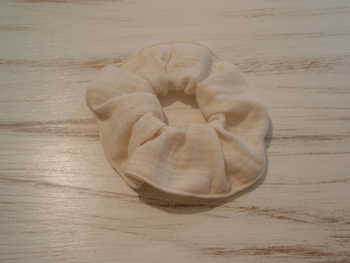 Scrunchies - látková gumička do vlasů