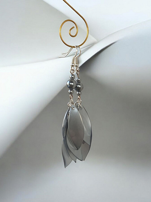 Třepetání lístečků v korunách stromů. č.452/4