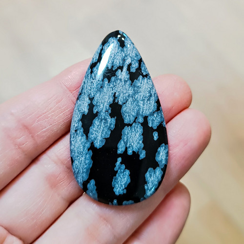 Obsidián (vločkový), ID 4492, 50x26 mm