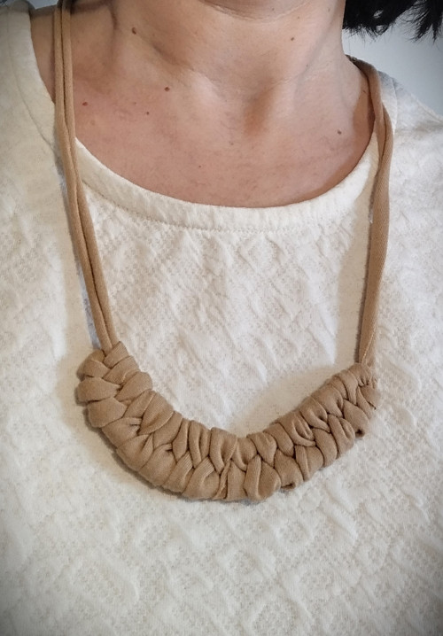 Macramé náhrdelník Béžový Propletený