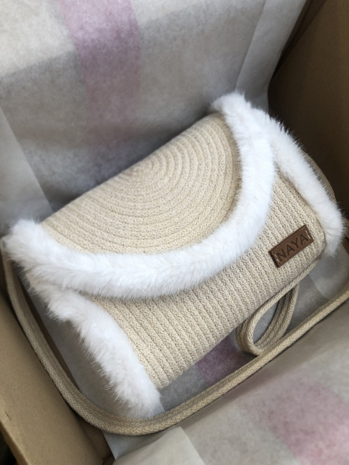 Crossbody s kožešinou — foto 1