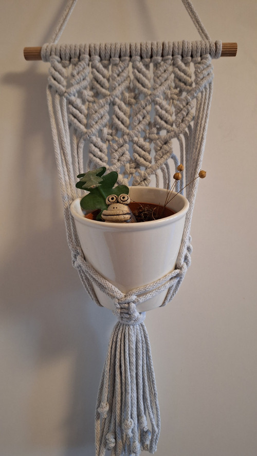 Boho závěs na květináč / světle šedý