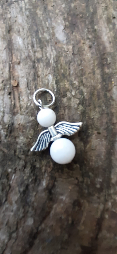 Přívěsek z minerálu jadeit bílý - korálek 6 + 8 mm