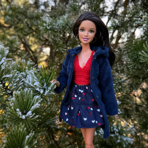 Suknička pro Barbie - tmavě modrá se srdíčky — foto 1