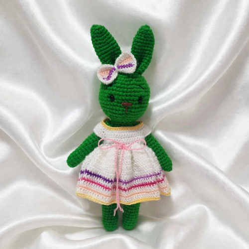 Háčkovaný zajíček - 21 cm