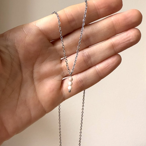 Minimalistický náhrdelník s broušenými opály
