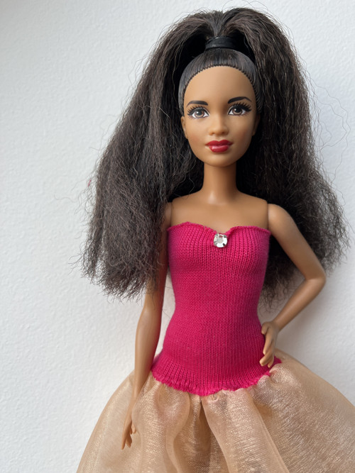 Šaty pro barbie růžovolososové