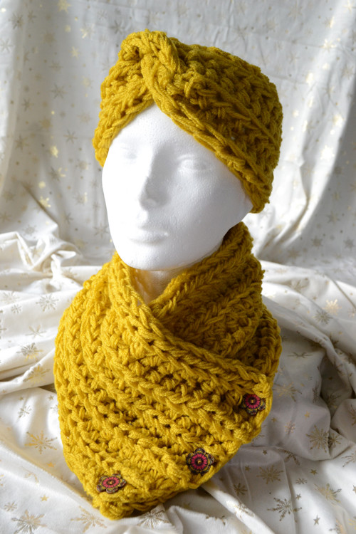 Komplet čelenka + nákrčník s knoflíčky