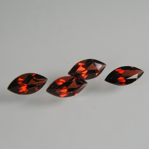 Broušené červené Granáty, 1,80ct./4ks., cca.6-7 mm