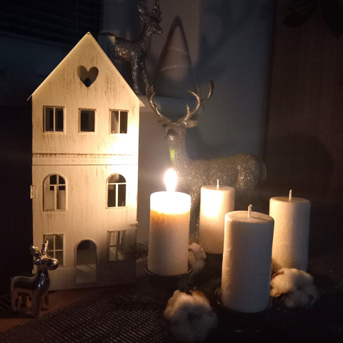 Adventní v bílé