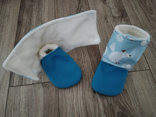 Capáčky ze softshellu s beránkem do kočárku — foto 1
