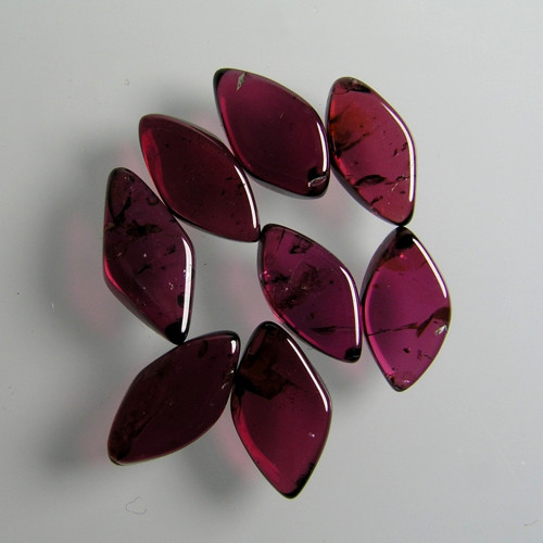 Leštěné granáty Rhodolity, 10,20ct./8ks., 8,7-9mm