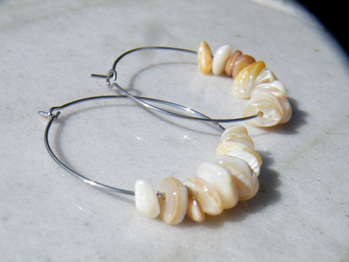 Na kruhu z oceli 4,5cm, 3,5cm, 3cm, 2,5cm mušle