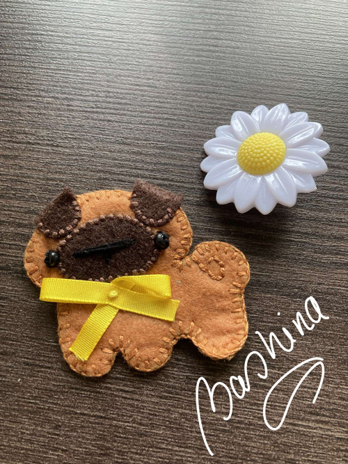Brož MOPS 009