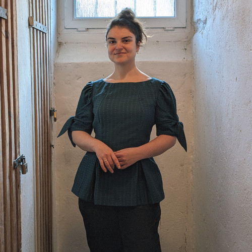 TAINIA - halenka, kde hrají rukávy prim (hotová)