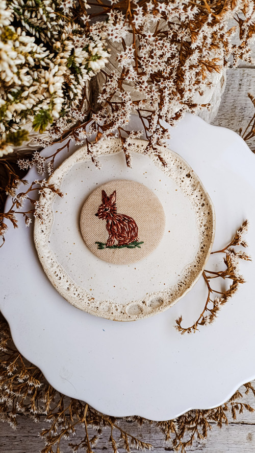 Winter animals - vyšívaná brož
