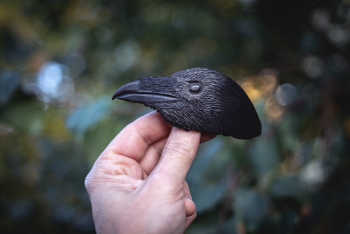 Corvus corax - kožená vlasová spona