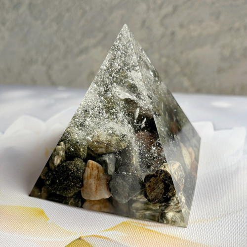 Pyramida Ledovec