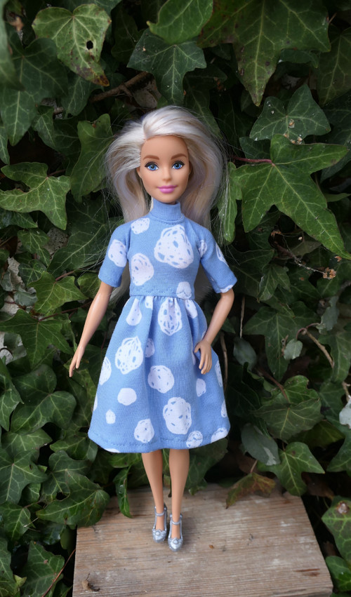 Barbie - šaty — foto 1
