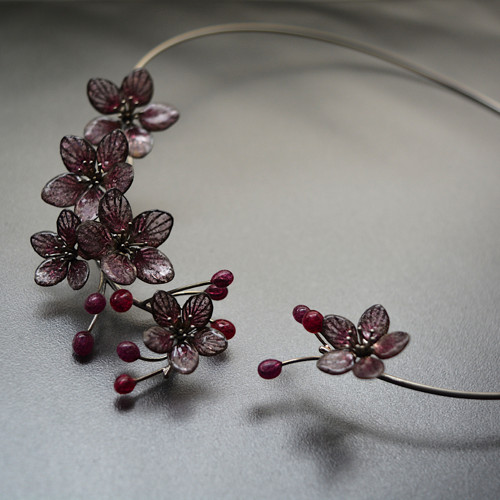 Obručový náhrdelnk sakura