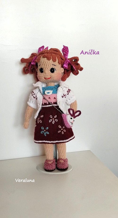 Háčkovaná panenka Anička - 33 cm — foto 1