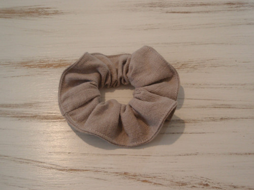 Scrunchies - látková gumička do vlasů