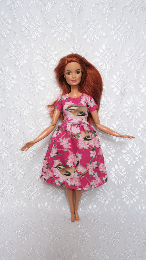 Úpletové šaty pro Barbie
