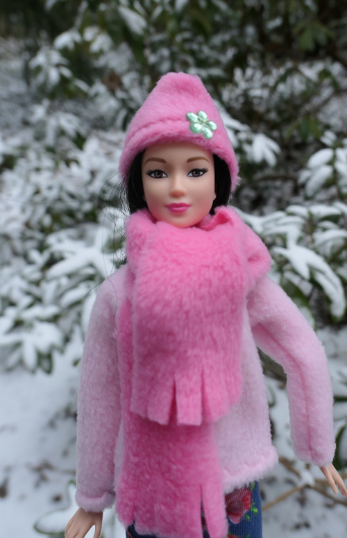Čepice + šála pro Barbie — foto 1