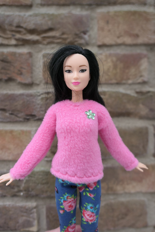 Svetr pro Barbie — foto 1