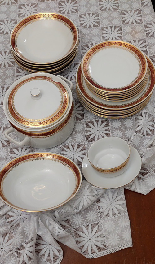 Starožitný porcelanový jídelní servis