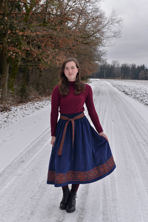 Sukňa Estera — foto 1