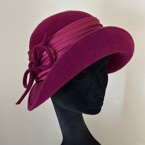 Dámský Plstěný Klobouk Cloche 30.Léta Fucsiová