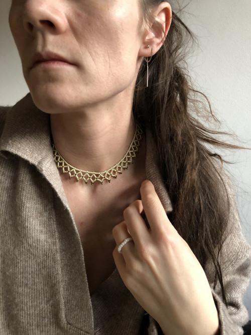 Ručně šitý náhrdelník BoneGold Collar