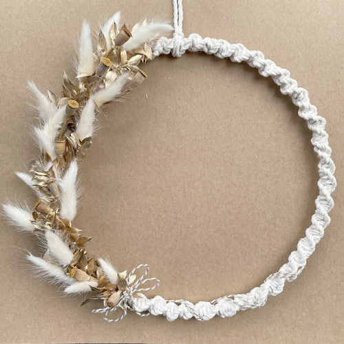 Andělský macrame věneček ze sušených květin-zlatý