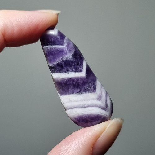 Ametyst chevron č.3 - 43x19mm