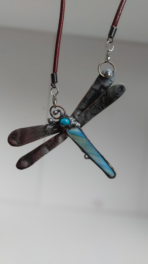Cínovaný náhrdelník, Dragonfly