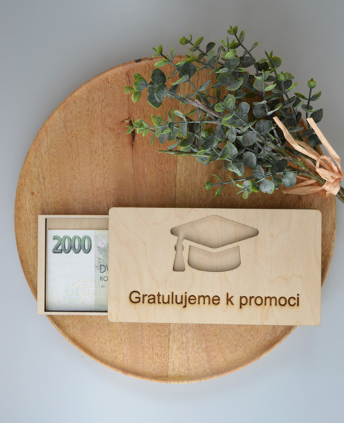 Dřevěná kazeta na peníze k promoci