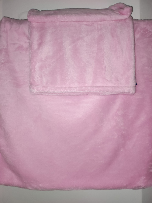 Mikroplyšové povlečení do postýlky.