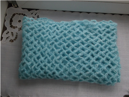 Nákrčník tyrkysovo/modrý výška 48 cm