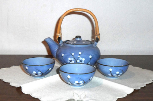Porcelánová KONVIČKA, 4x KALÍŠEK • L. Dake & Zn