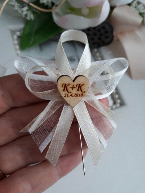 BÍLÁ se smetanou a monogramy — foto 1