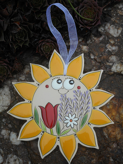 Keramické sluníčko s tulipánem