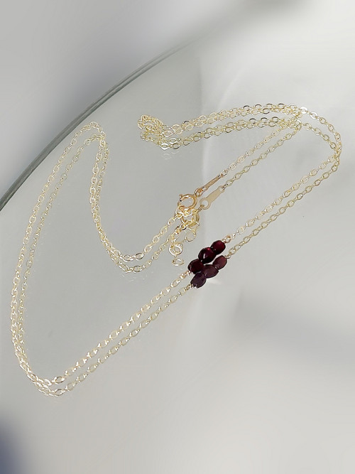 Minimalistický řetízek GOLD FILLED český granát