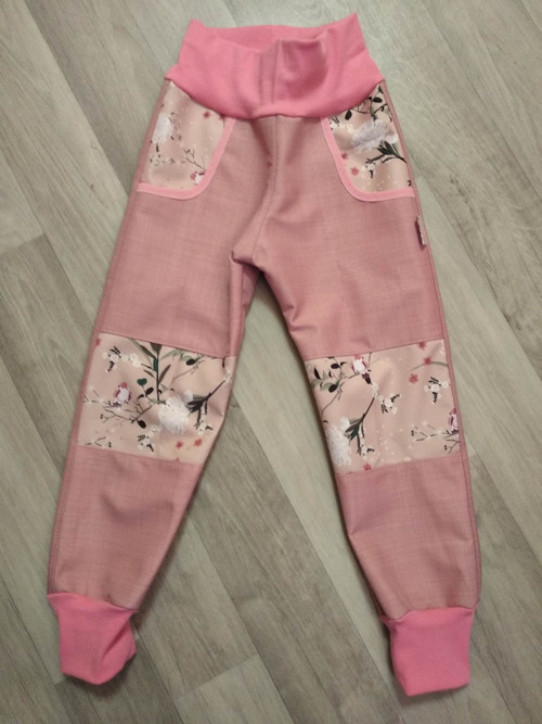 Jarní softshellove kalhoty s ptáčkem