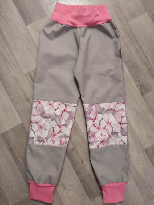 Jarní softshellove kalhoty 122 - jarní květy