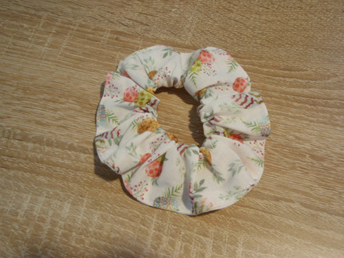 Scrunchies - látková gumička do vlasů